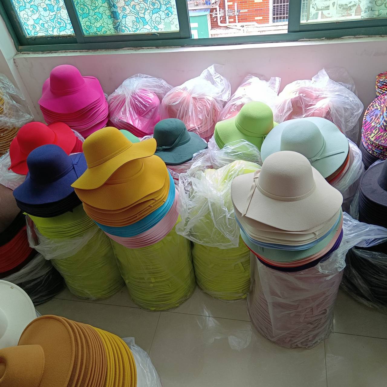 White Dome-shaped Ladies' Hat  - огляд і ціна Hat Floppy Wide